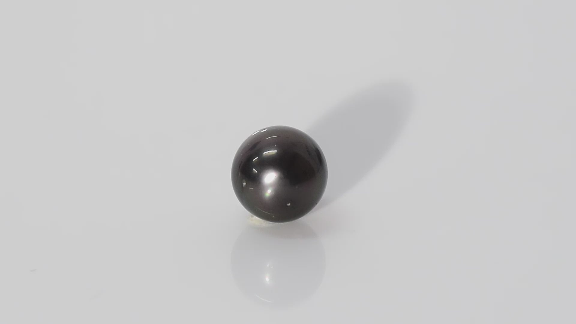 Black Tahitian (Cultured) Pearl - 10.12 Carats