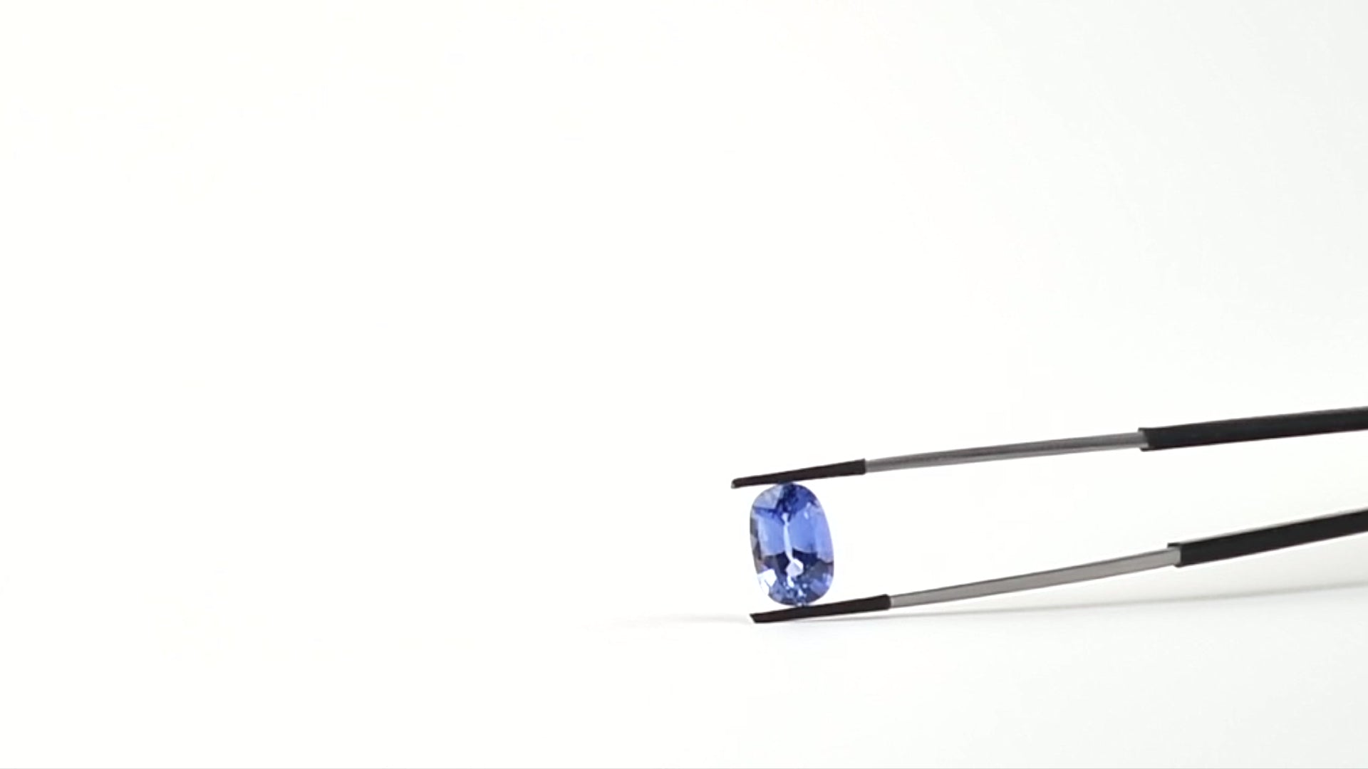 Blue Sapphire - 5.16 carats