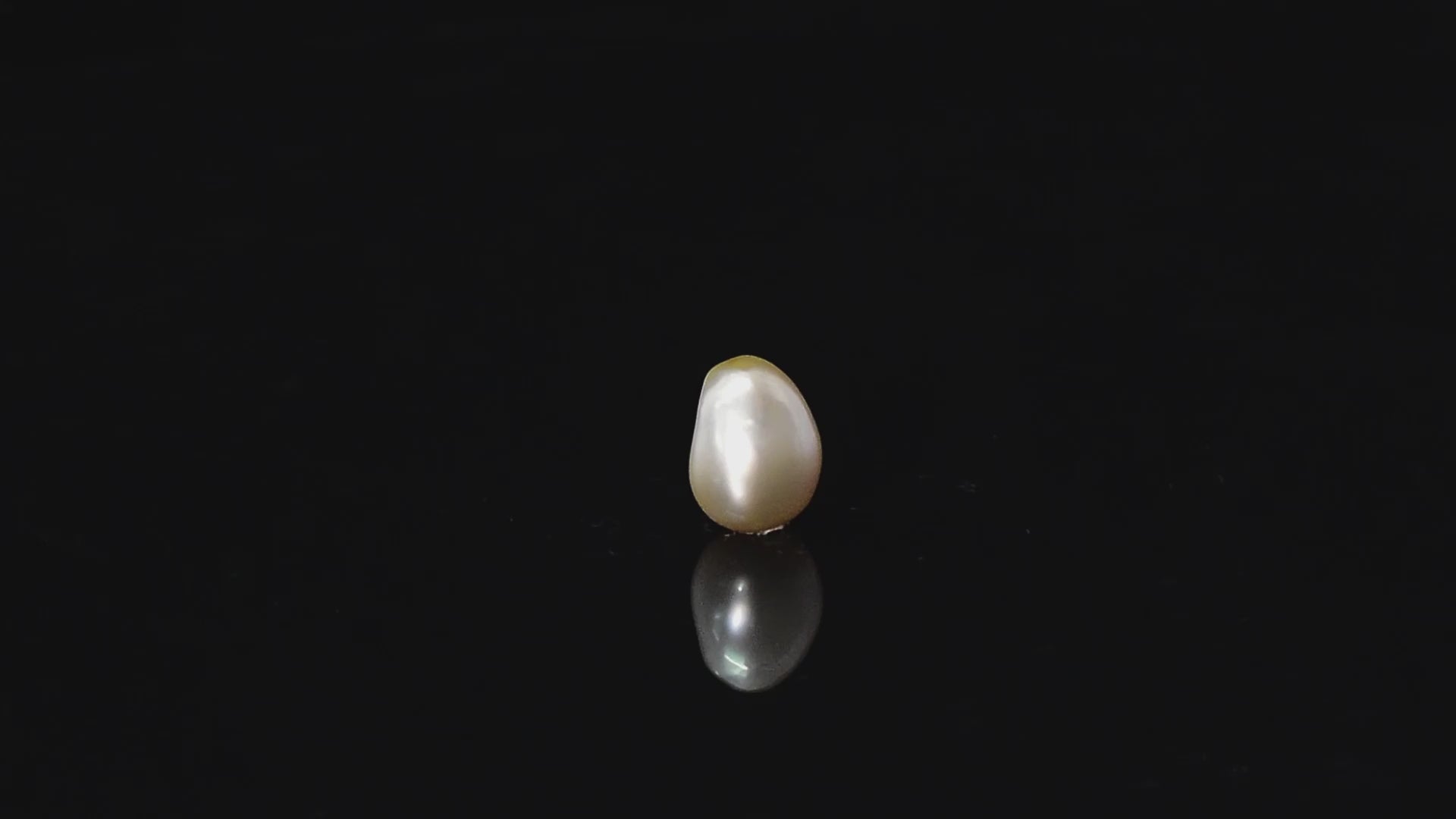 Keshi Pearl - 10.27 Carats