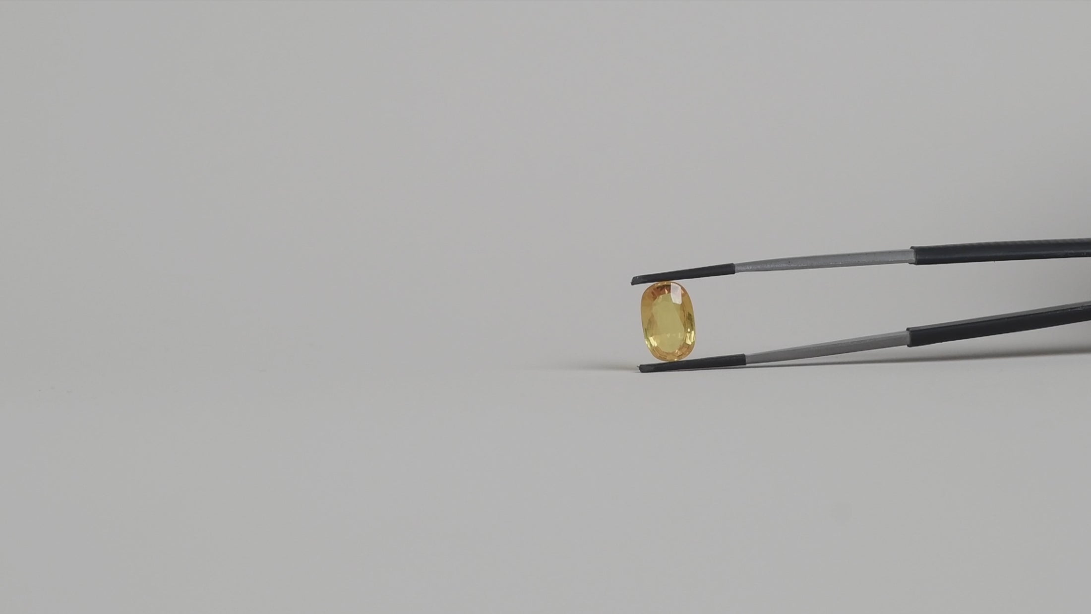 Yellow Sapphire - 5.29 carats