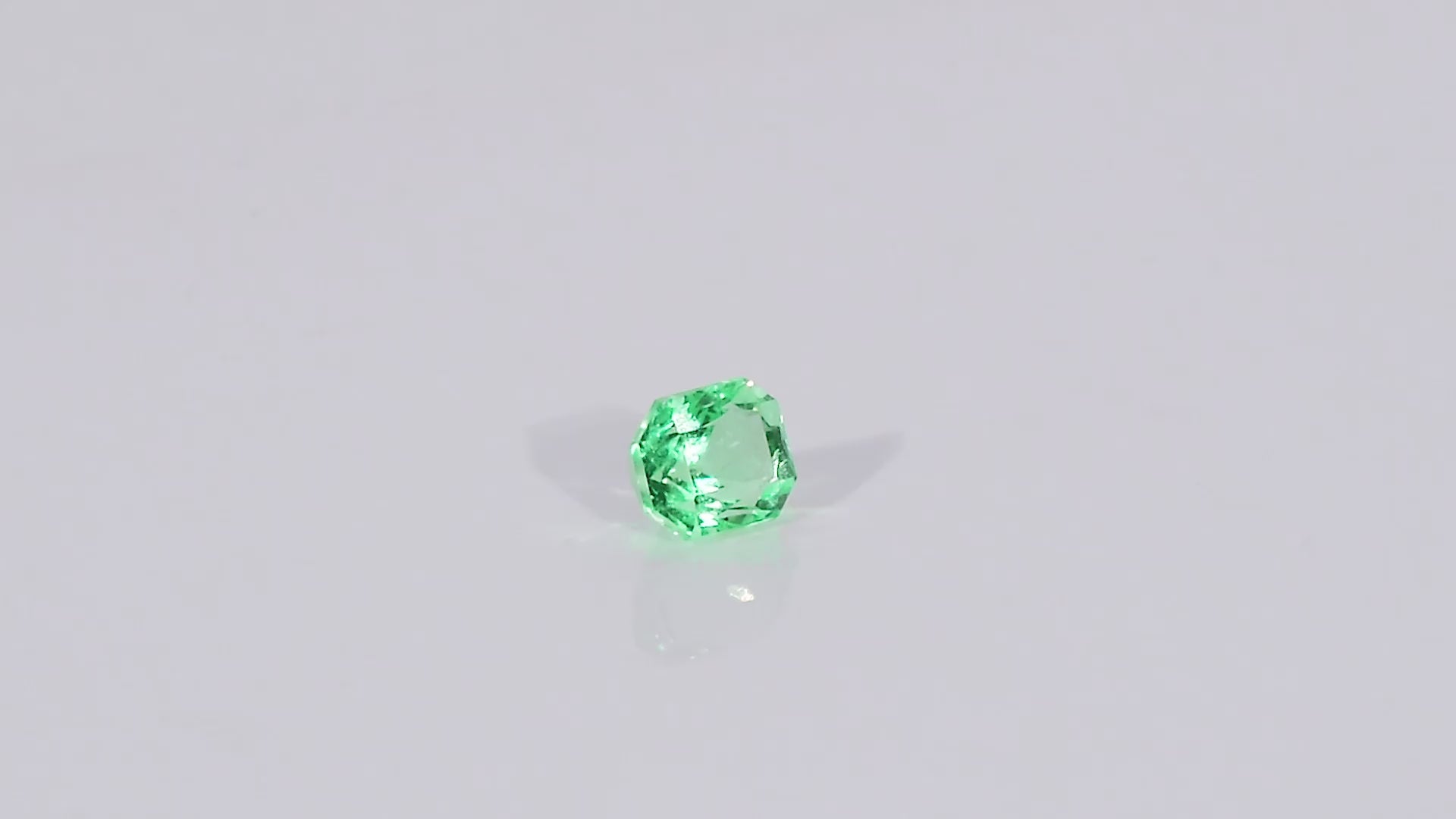 Emerald - 9.66 carats