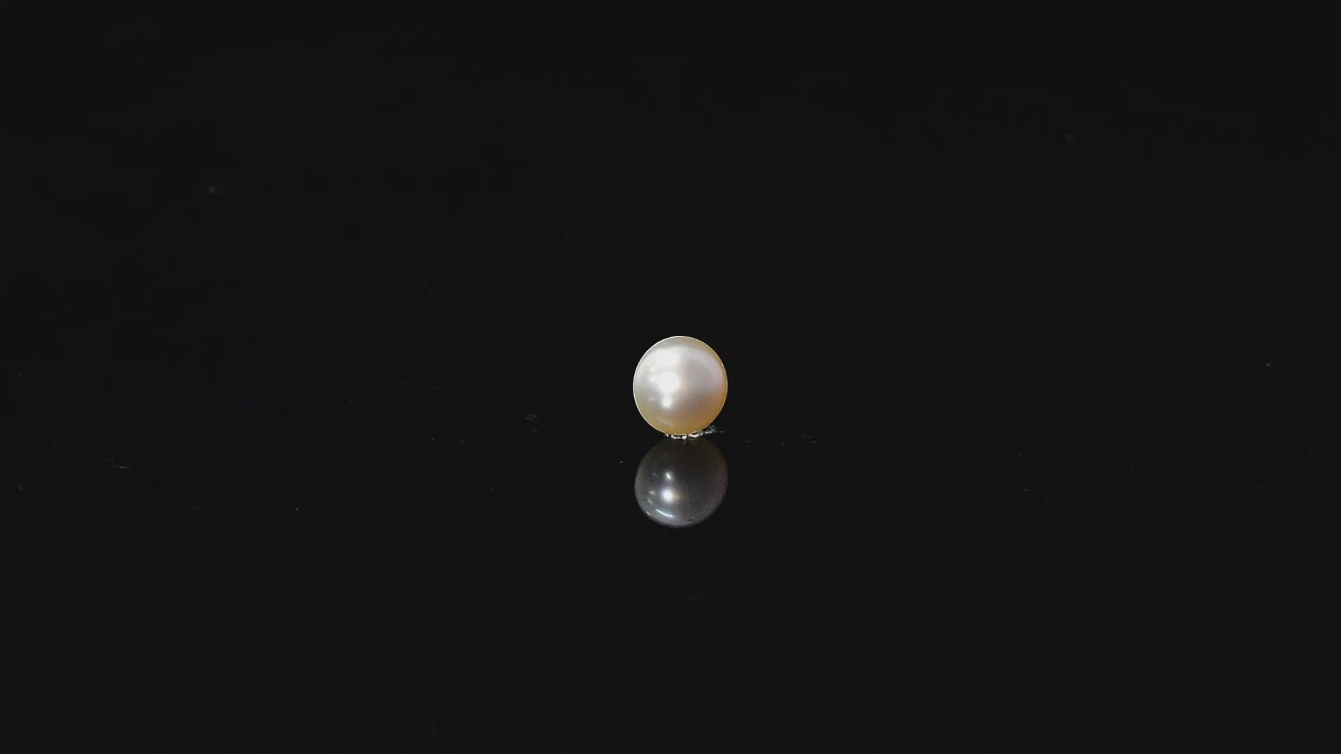 Keshi Pearl - 7.43 Carats