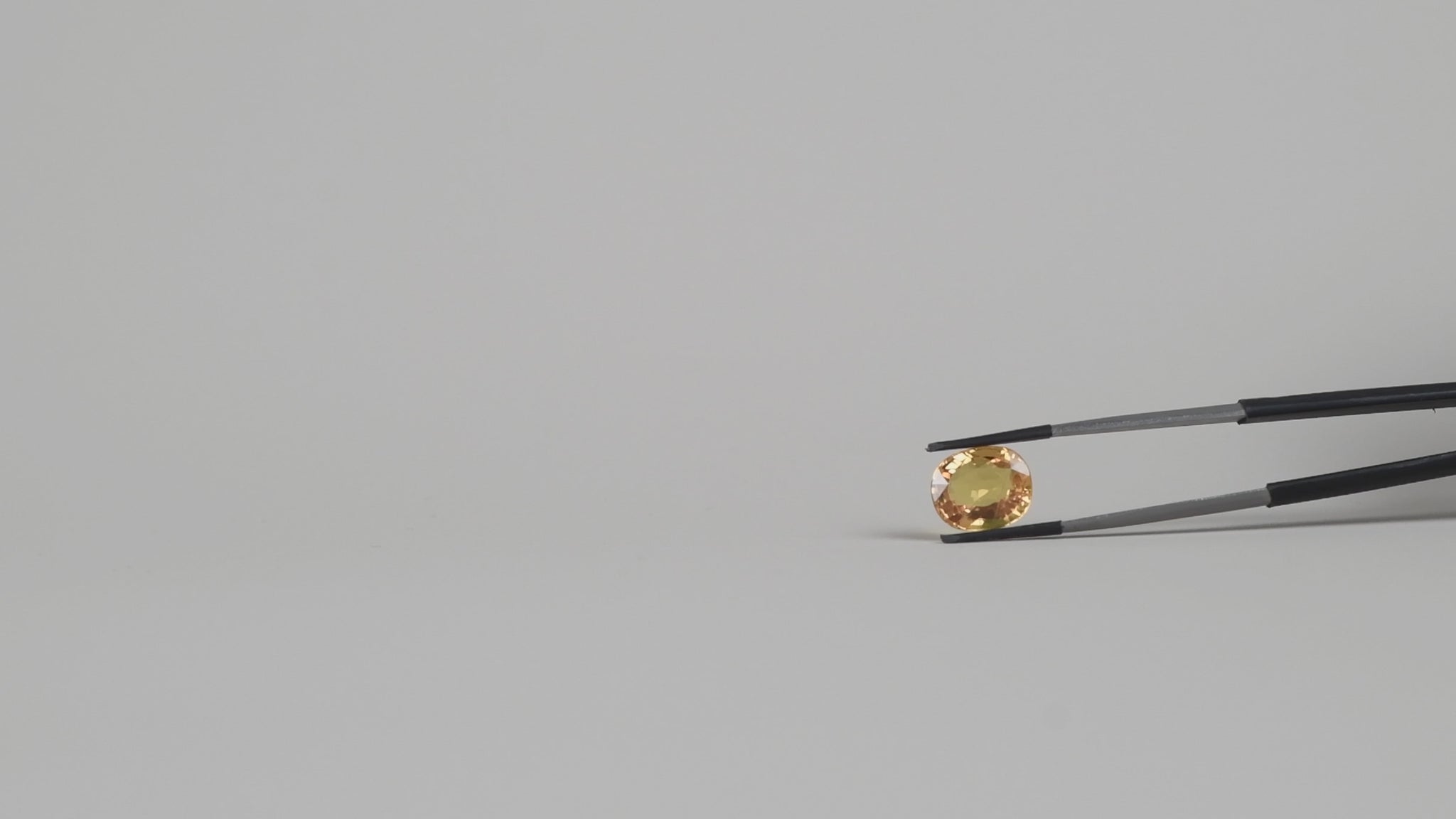 Yellow Sapphire - 8.90 carats