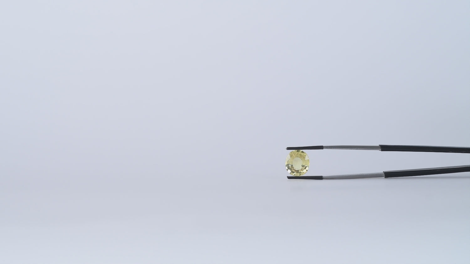 Yellow Sapphire - 5.38 carats