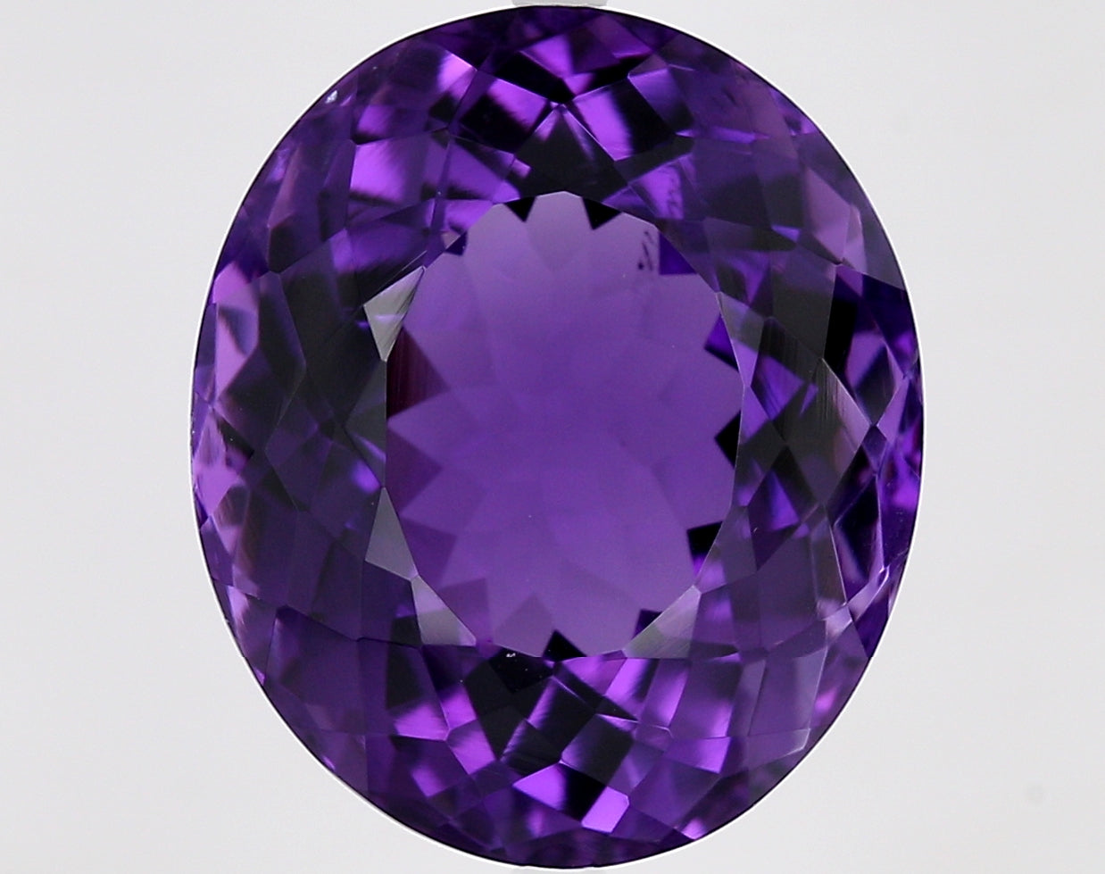 front-view of a faceted amethyst